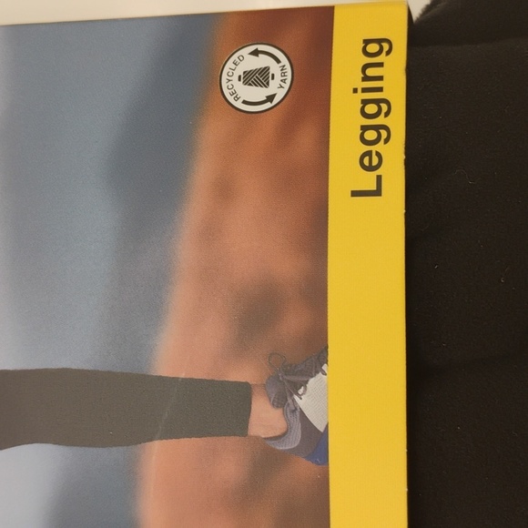 Ladies Climate Right Leggings By Cuddle Duds. - Picture 4 of 9